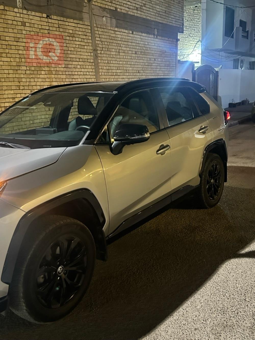 تۆیۆتا ڕاڤ 4